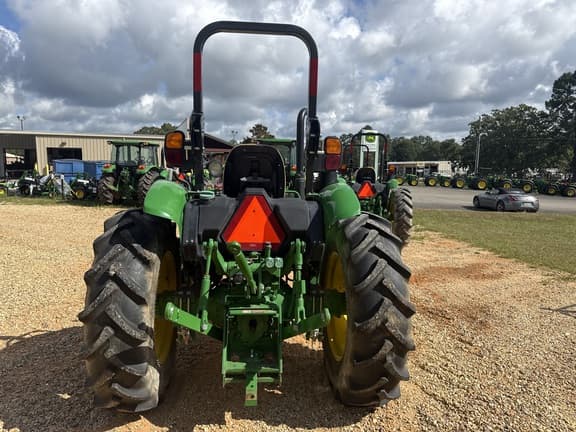 Image of John Deere 5050E equipment image 3
