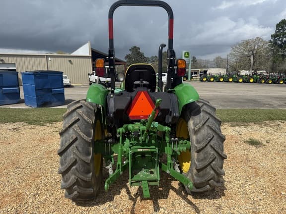 Image of John Deere 5050E equipment image 4