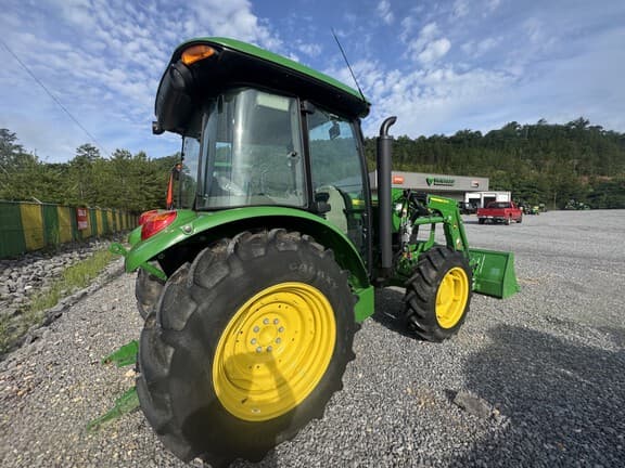 Image of John Deere 5060E equipment image 4