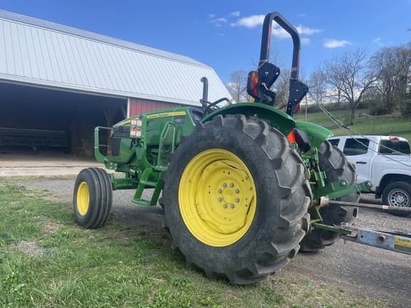 Image of John Deere 5060E equipment image 2