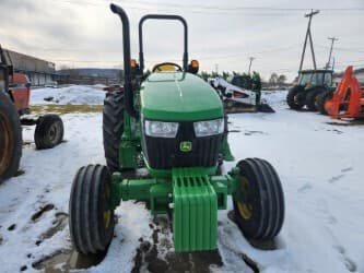Image of John Deere 5060E equipment image 3