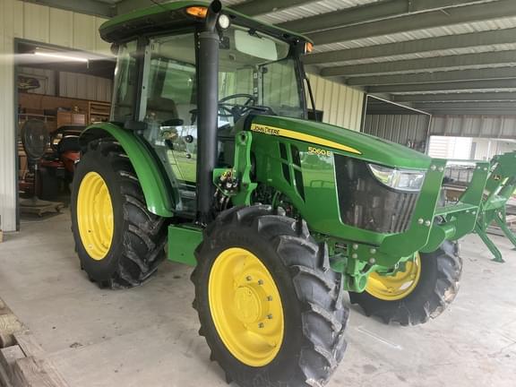 Image of John Deere 5060E equipment image 2