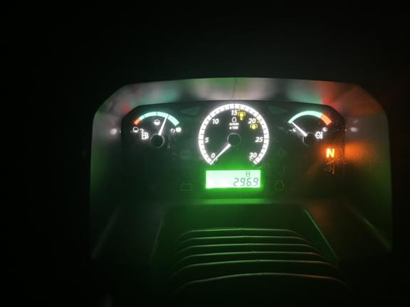 Image of John Deere 5060E equipment image 4