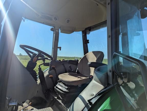 Image of John Deere 5060E equipment image 3