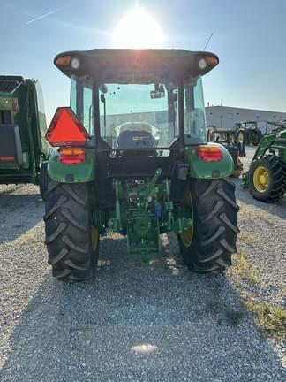 Image of John Deere 5067E equipment image 4