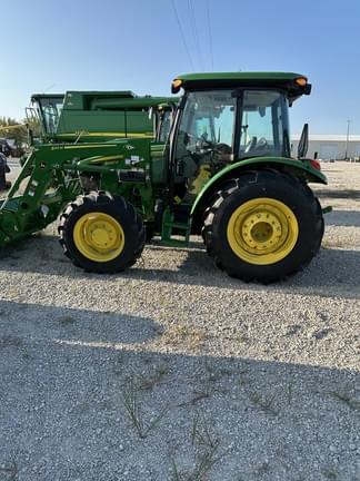 Image of John Deere 5067E equipment image 3