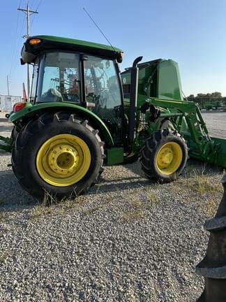 Image of John Deere 5067E equipment image 2