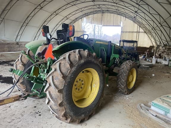 Image of John Deere 5067E equipment image 4