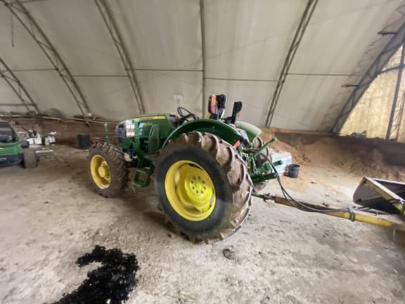 Image of John Deere 5067E equipment image 3
