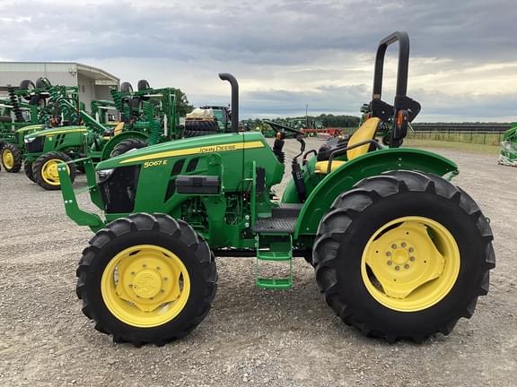 Image of John Deere 5067E equipment image 1
