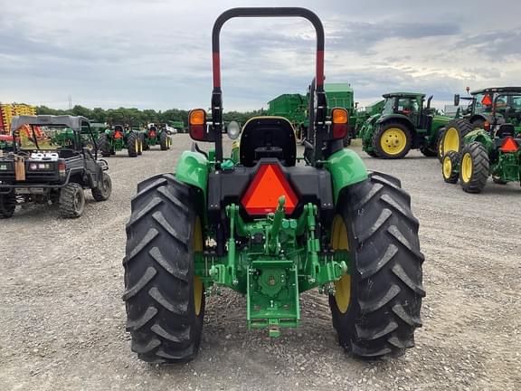 Image of John Deere 5067E equipment image 2