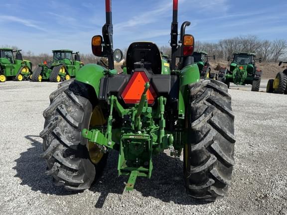 Image of John Deere 5067E equipment image 3
