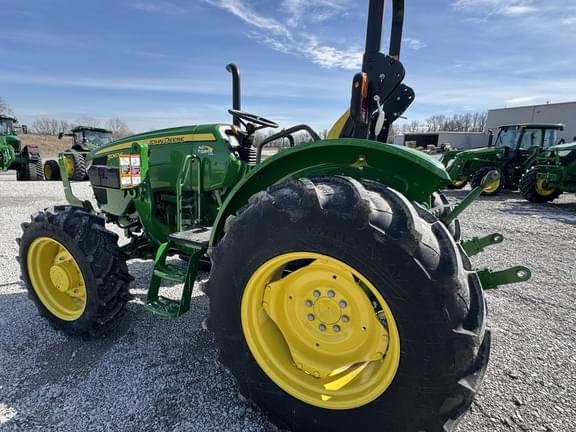 Image of John Deere 5067E equipment image 4