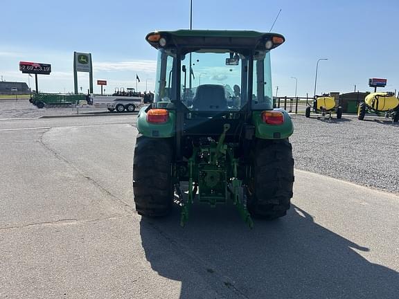 Image of John Deere 5067E equipment image 3