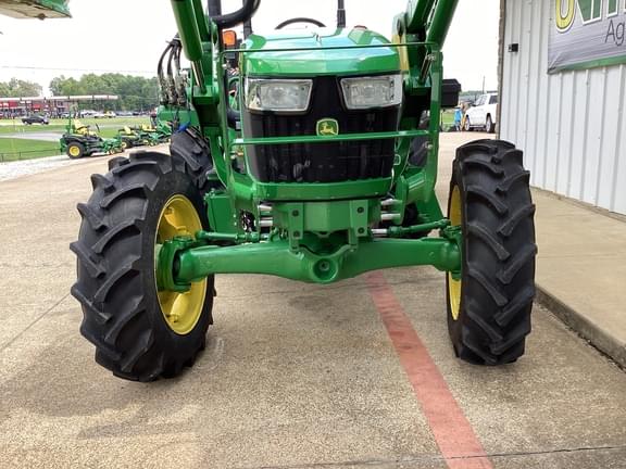 Image of John Deere 5067E equipment image 2