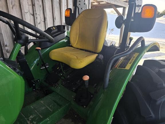 Image of John Deere 5067E equipment image 1