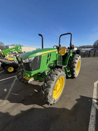 Image of John Deere 5075E equipment image 3