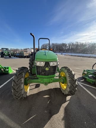 Image of John Deere 5075E equipment image 4