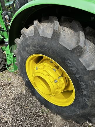 Image of John Deere 5075E equipment image 4