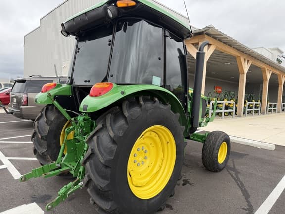 Image of John Deere 5075E equipment image 3
