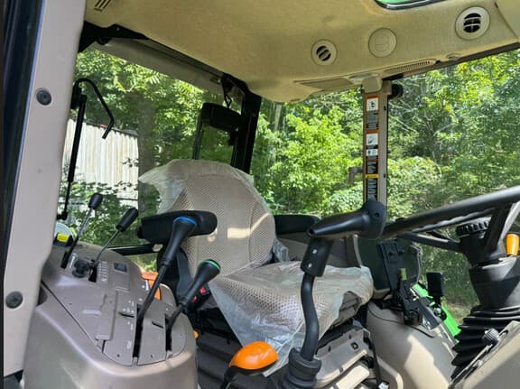 Image of John Deere 5075E equipment image 1