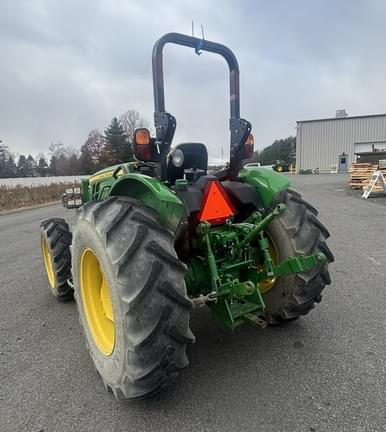 Image of John Deere 5075E equipment image 4