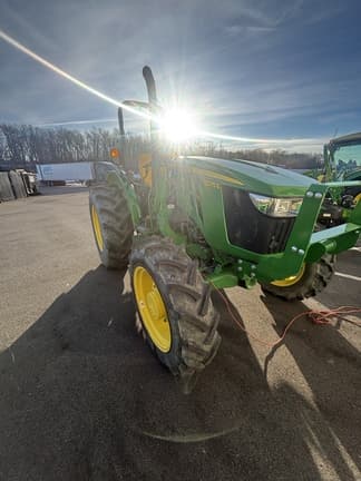 Image of John Deere 5075E equipment image 3