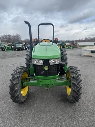Image of John Deere 5075E equipment image 4