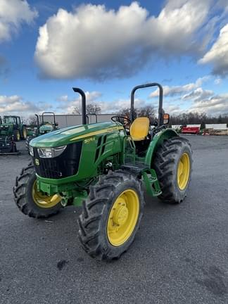 Image of John Deere 5075E equipment image 3