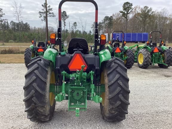 Image of John Deere 5075E equipment image 3