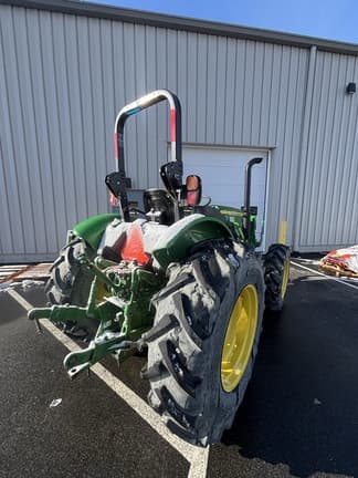 Image of John Deere 5075E equipment image 4