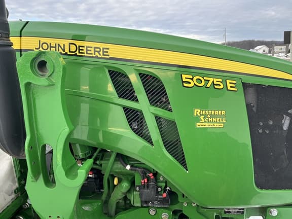 Image of John Deere 5075E equipment image 4