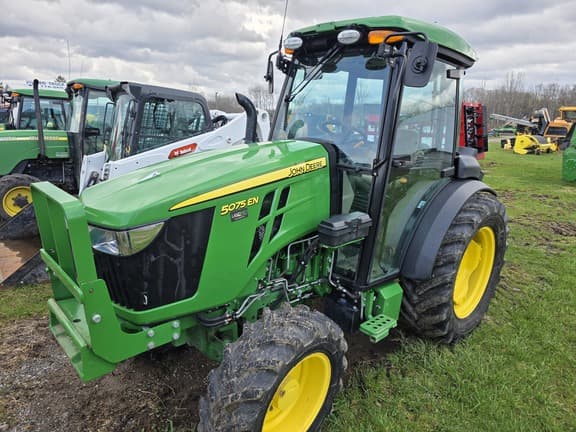 Image of John Deere 5075EN equipment image 3
