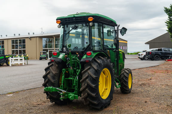 Image of John Deere 5075GN equipment image 4