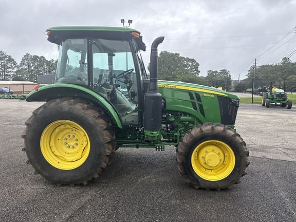 Image of John Deere 5090E equipment image 4