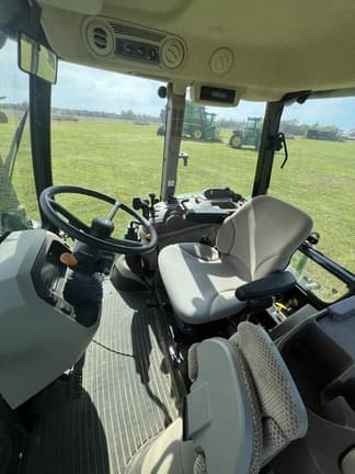 Image of John Deere 5090E equipment image 4