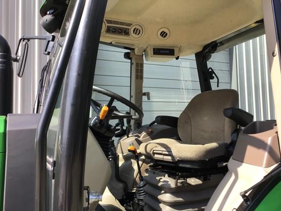 Image of John Deere 5090E equipment image 4