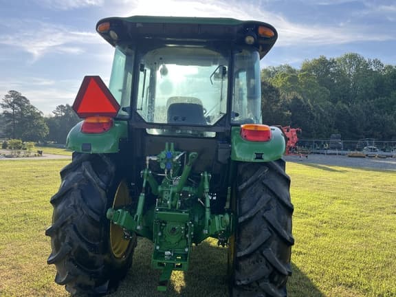 Image of John Deere 5090E equipment image 4
