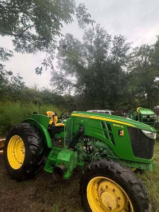 Image of John Deere 5090E Primary image