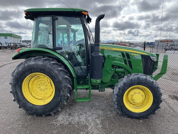 Image of John Deere 5090E equipment image 4