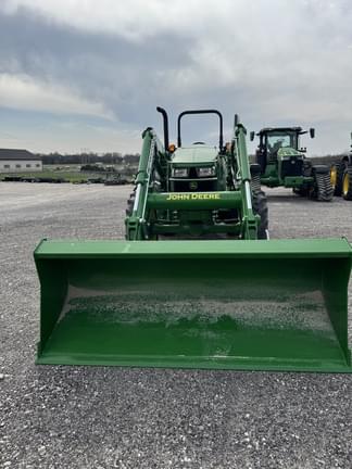 Image of John Deere 5090E equipment image 1