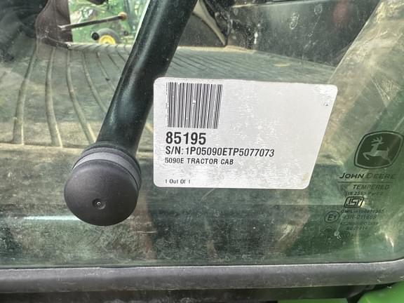 Image of John Deere 5090E equipment image 3