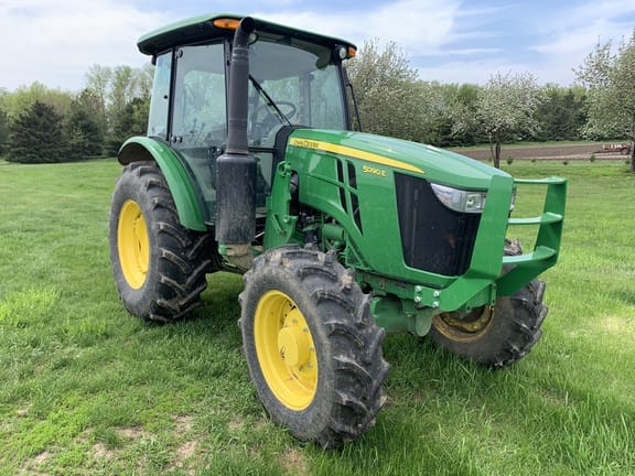 2023 John Deere 5090E Equipment Image0