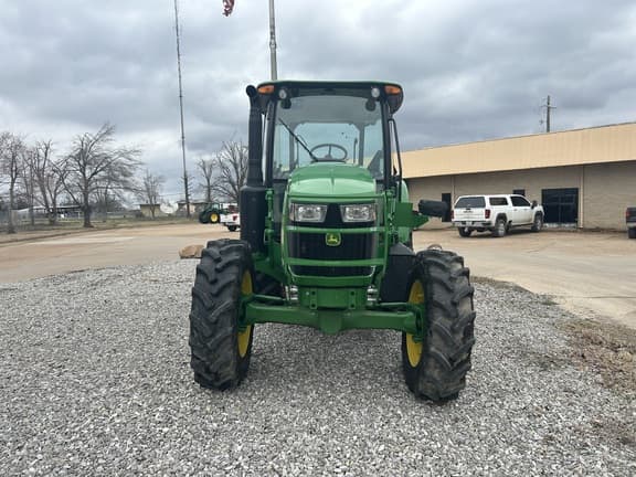 Image of John Deere 5090E equipment image 1