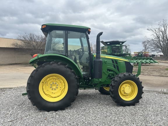 Image of John Deere 5090E equipment image 3