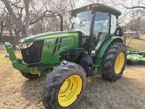 Image of John Deere 5100E equipment image 2