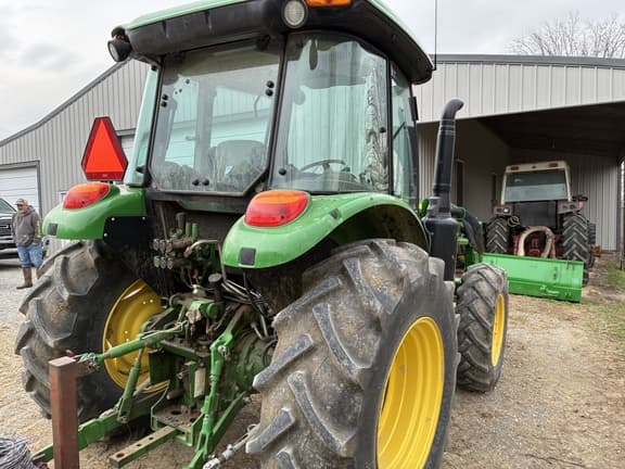 Image of John Deere 5100E equipment image 4