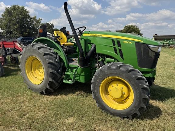 Image of John Deere 5100E equipment image 4