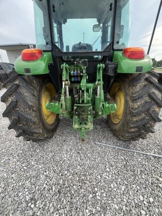 Image of John Deere 5100M equipment image 3
