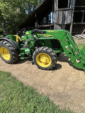 Image of John Deere 5105M equipment image 2